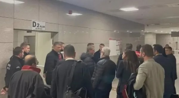 Eski Habertürk TV çalışanından Mehmet Akif Ersoy’a taciz iddiası! 'Görüyorum ki yalnız değilim'